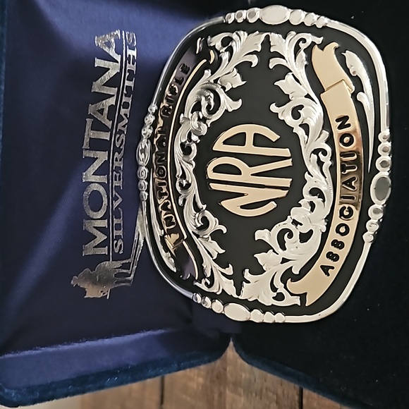 NRA BELT BUCKLE  New in box - Picture 3 of 3